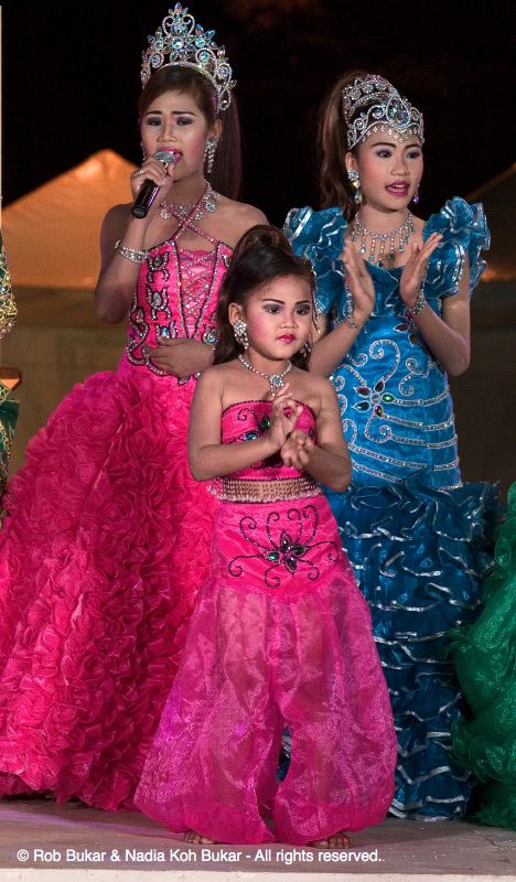 Thia Children Performers