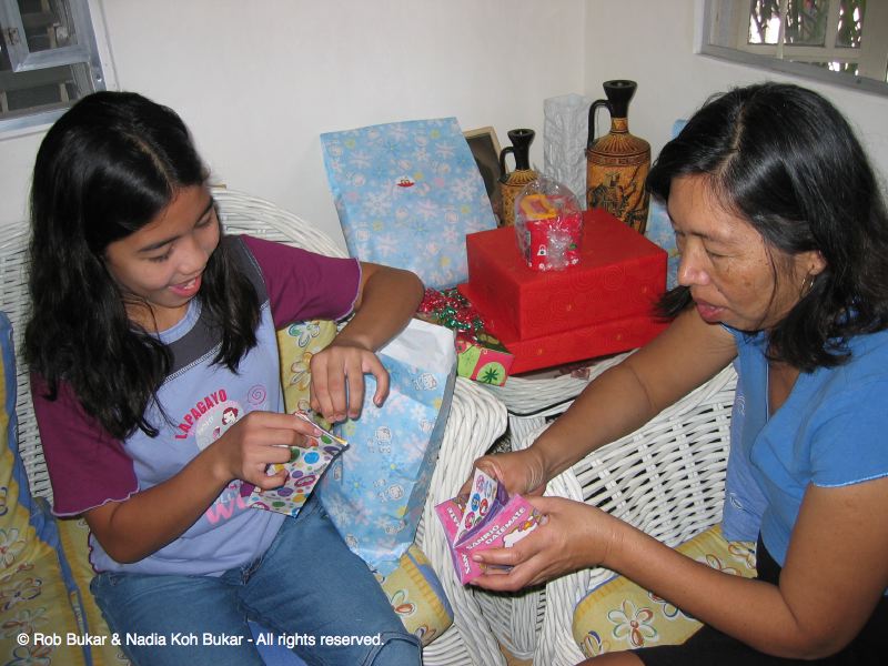 Laura and Tita 